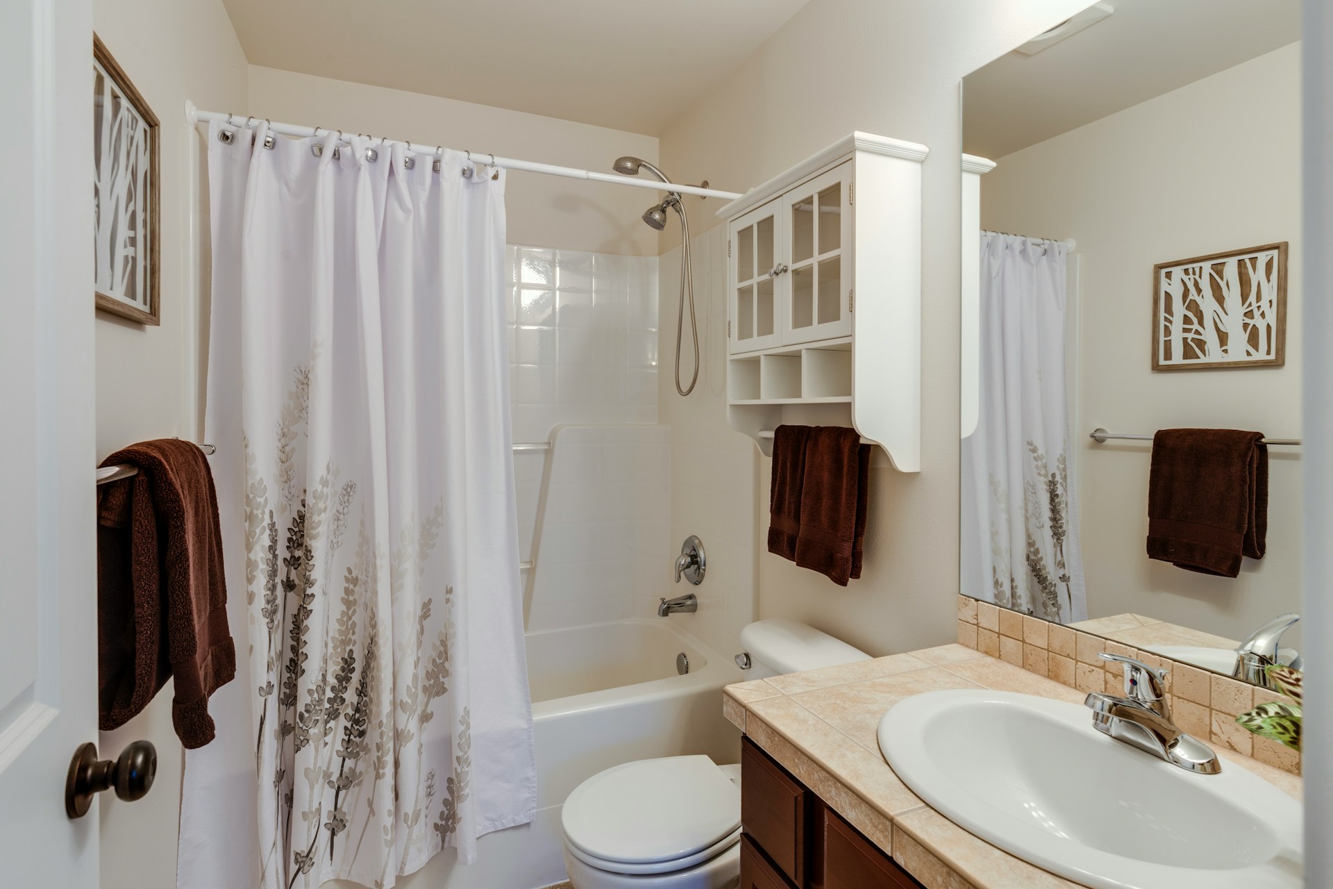 bathroom-cleaning-services